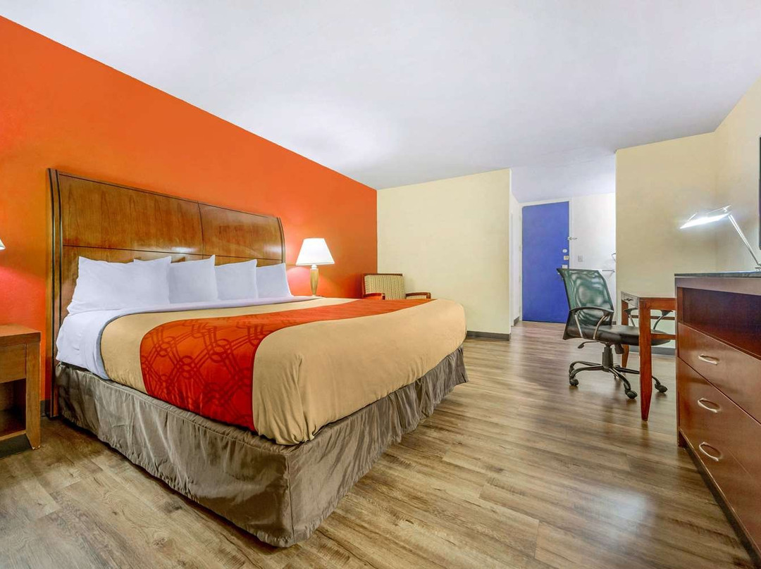 Econo Lodge Inn & Suites主图