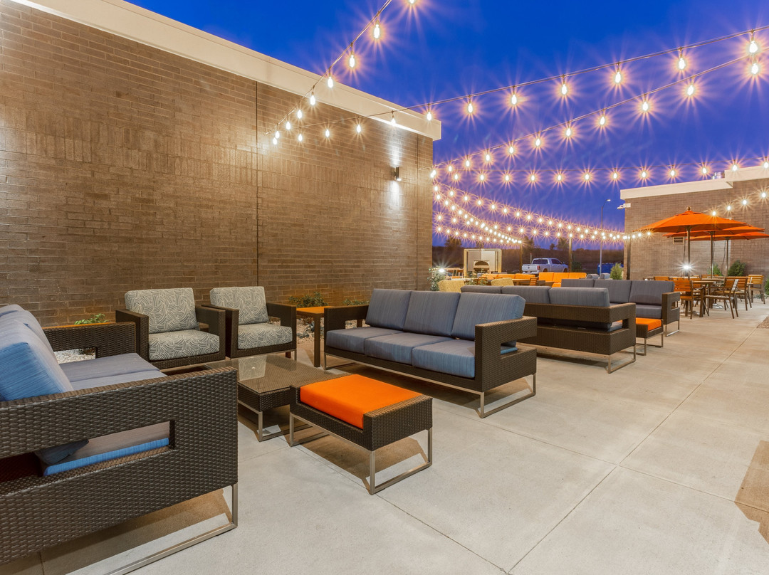 Holiday Inn & Suites Cedar Falls-waterloo Event Ctr By IHG主图