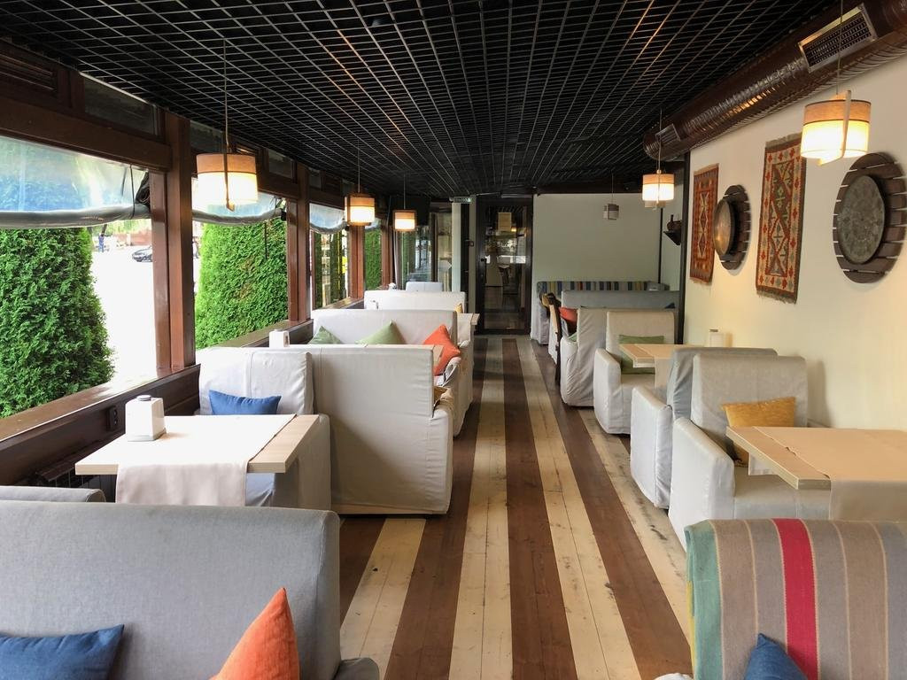 Le Bristol Hotel主图