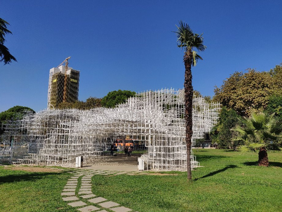 Reja "The Cloud"-地拉那必去景点