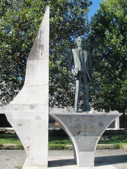 Monumento a Francisco Sa Carneiro景点图片