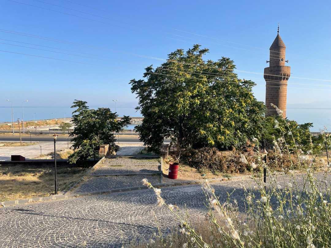 Tuğrul Bey Camii
