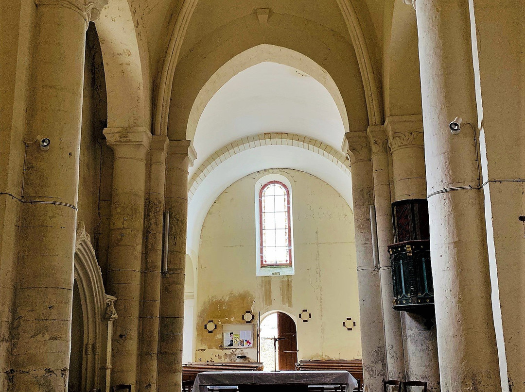 Eglise Saint-Pierre de Frontenay sur Dive景点图片
