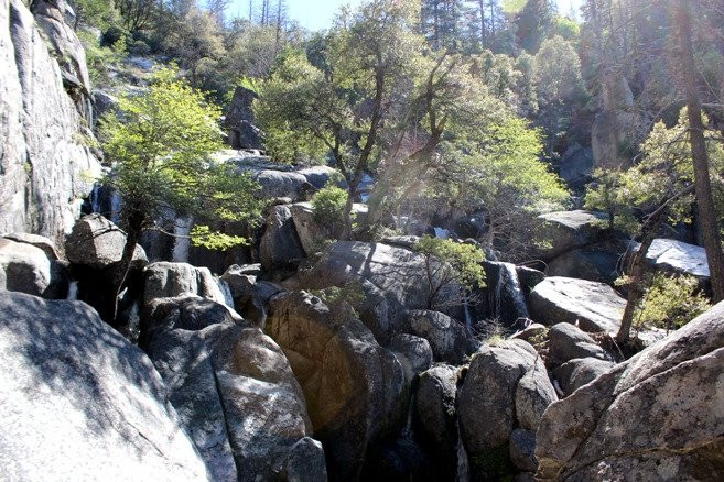 Lower Chilnualna Falls Trail景点图片