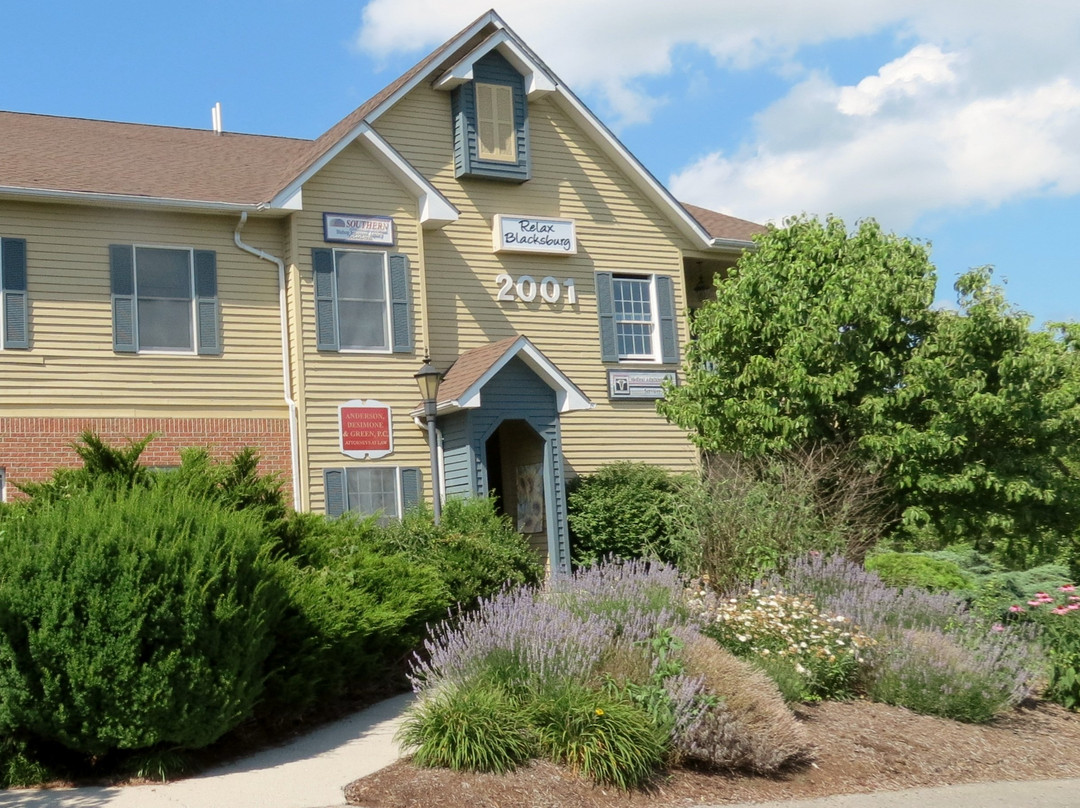 Ironto旅游景点-Relax Blacksburg