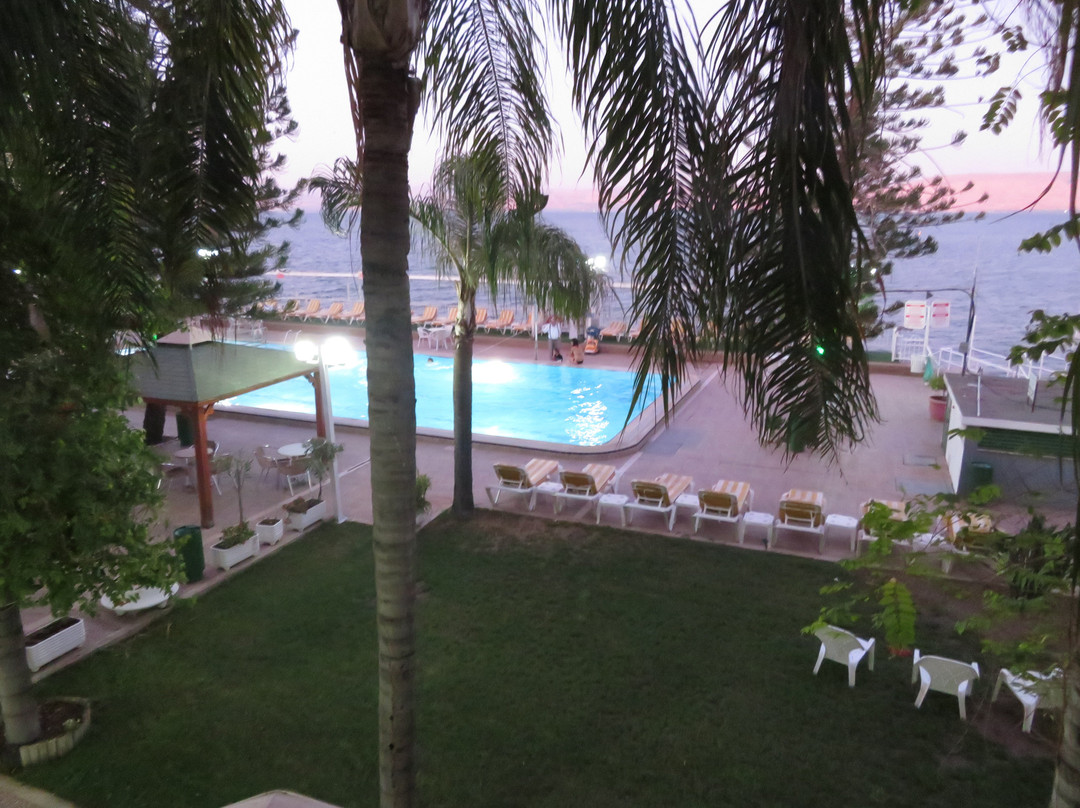 罗恩海滩酒店主图