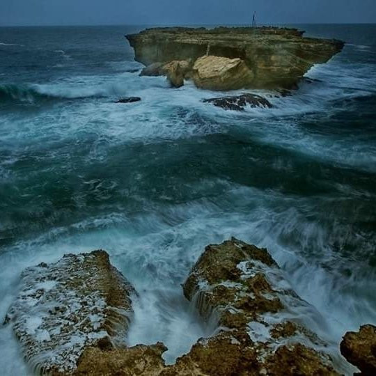 Nglambor Beach景点图片
