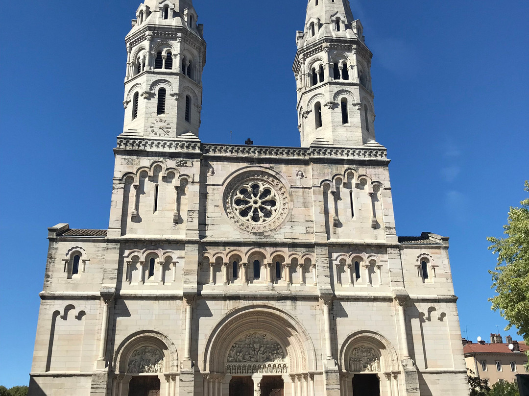 Église Saint-Pierre景点图片