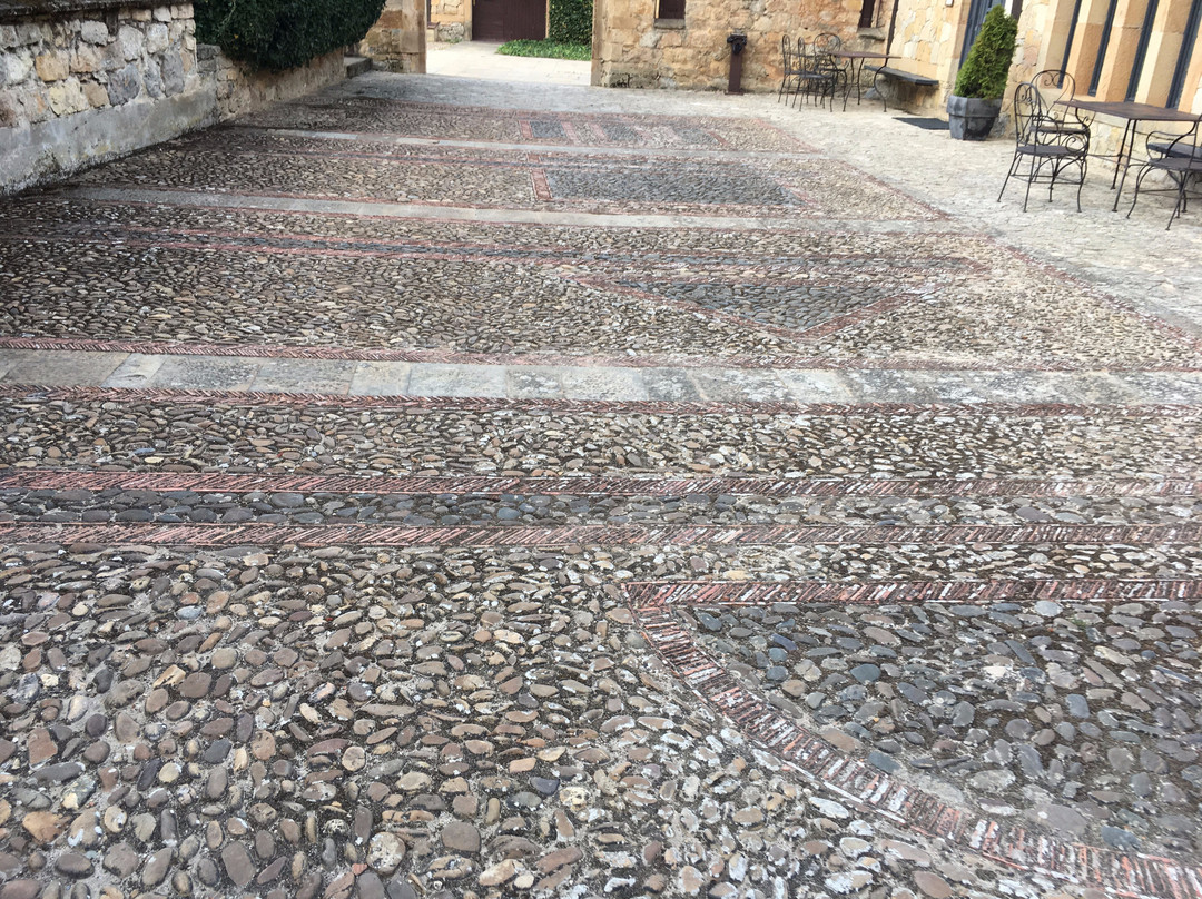 Posada Santa Maria La Real主图