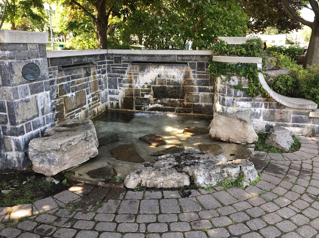 Brockville Municipal Harbour景点图片