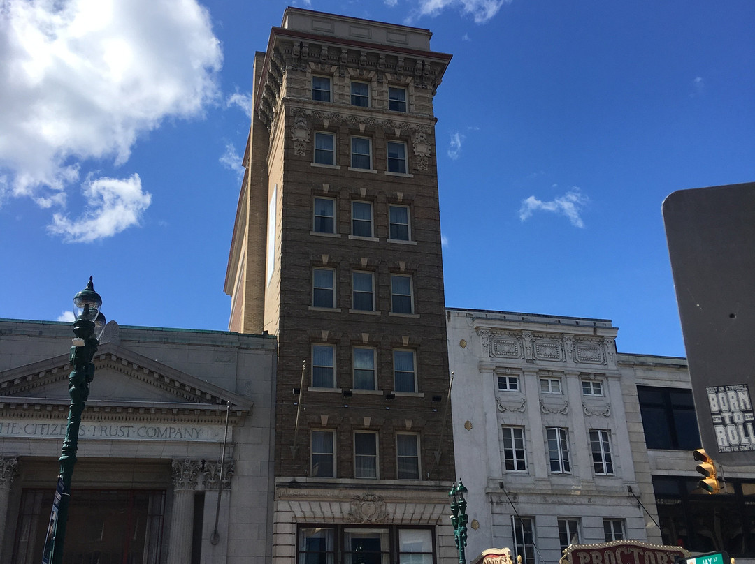 The Parker Inn & Suites主图