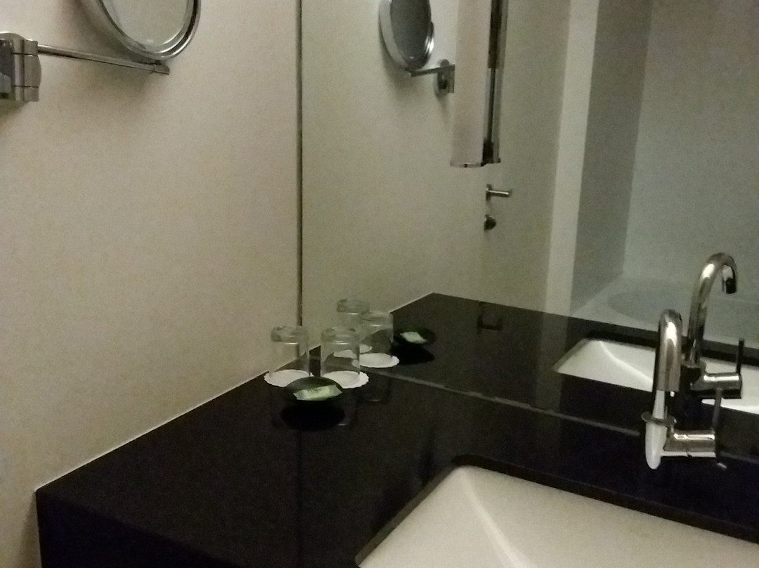 西奔兹酒店主图