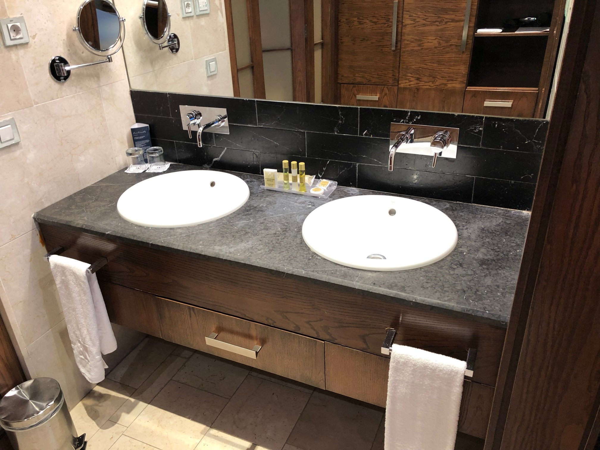 米拉希尔拉套房水疗酒店-浴室