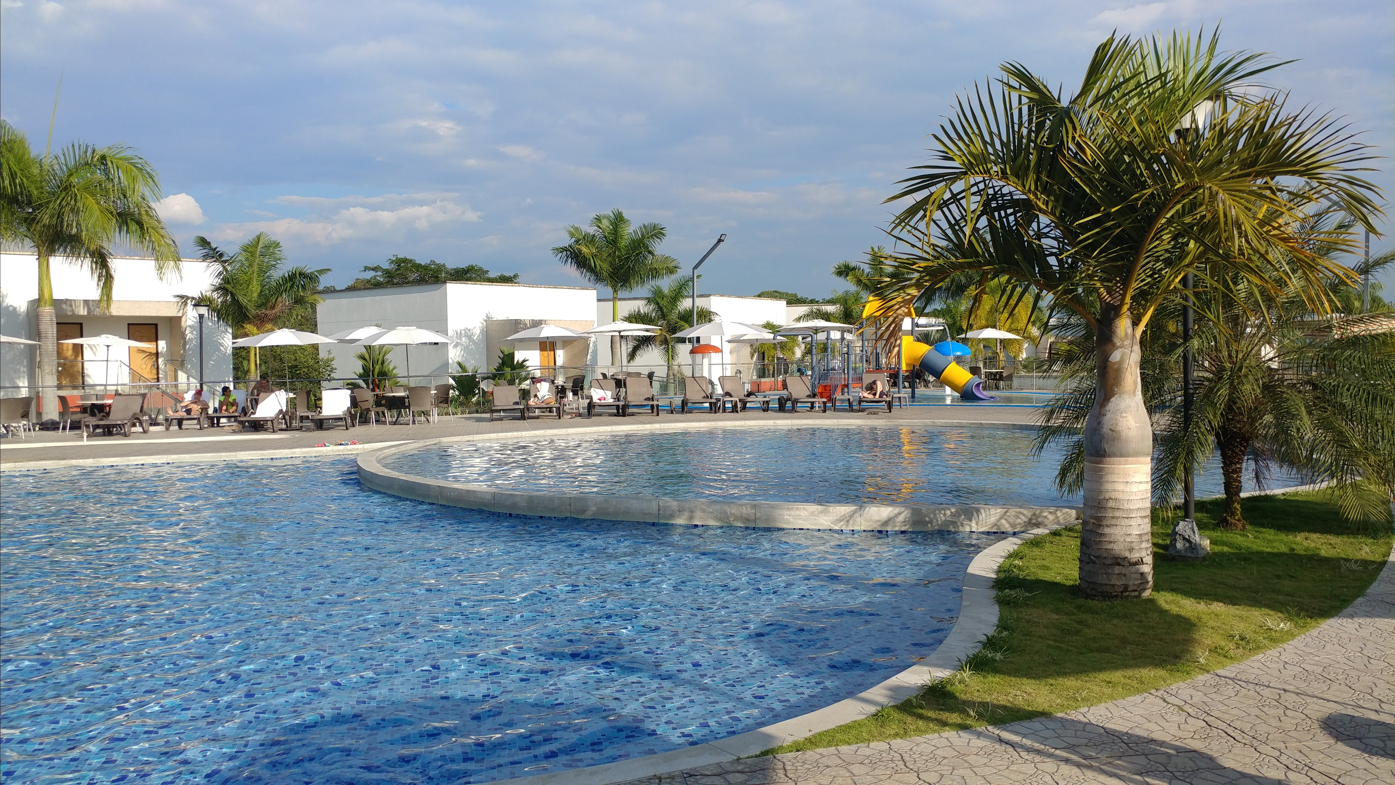 Sonesta Hotel Pereira-泳池