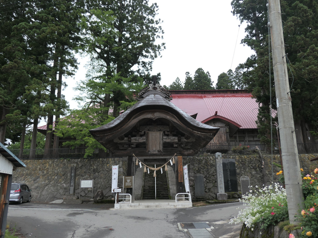 Iwanesawasanzan Shrine景点图片