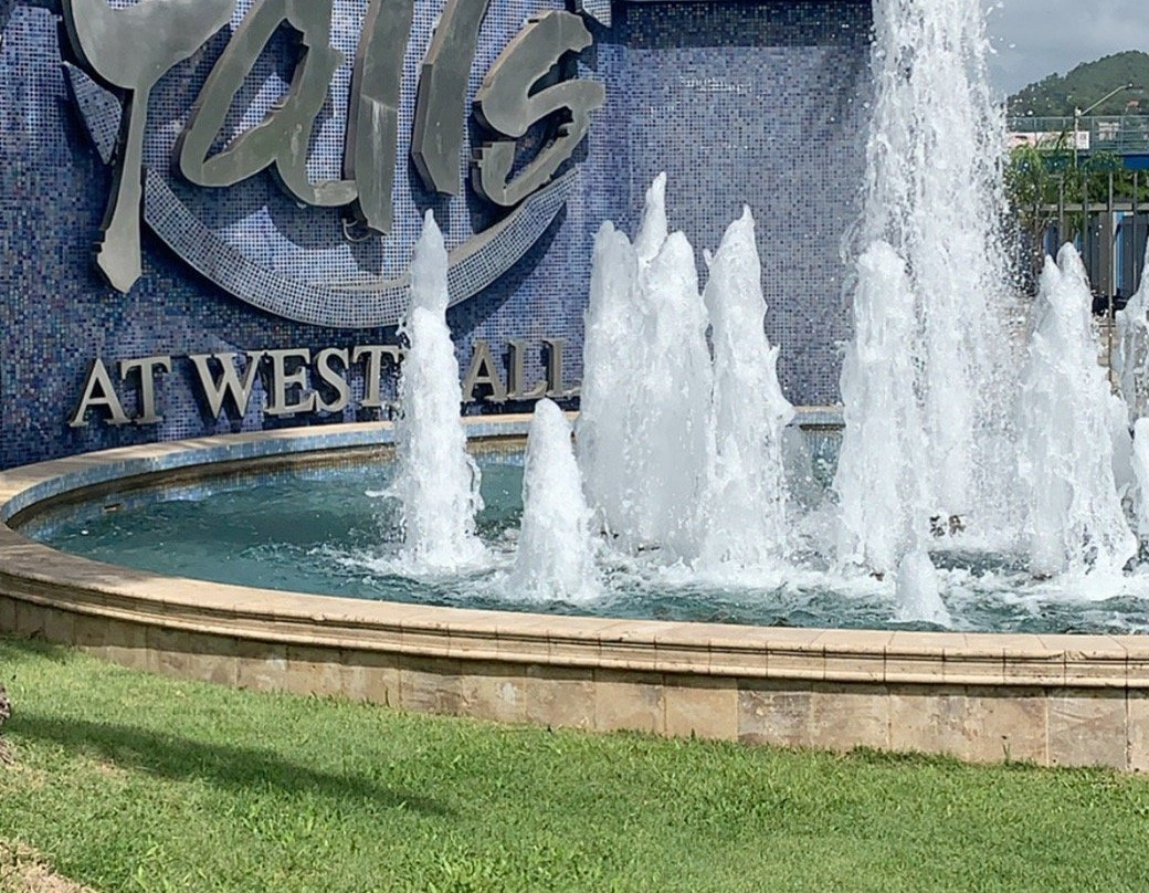 The Falls at Westmall-西班牙港必去景点
