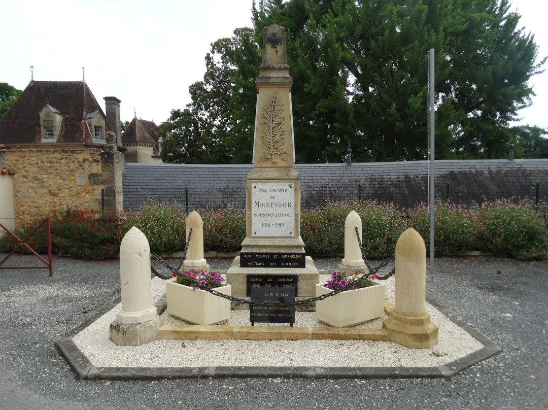 Mouleydier War Memorial景点图片