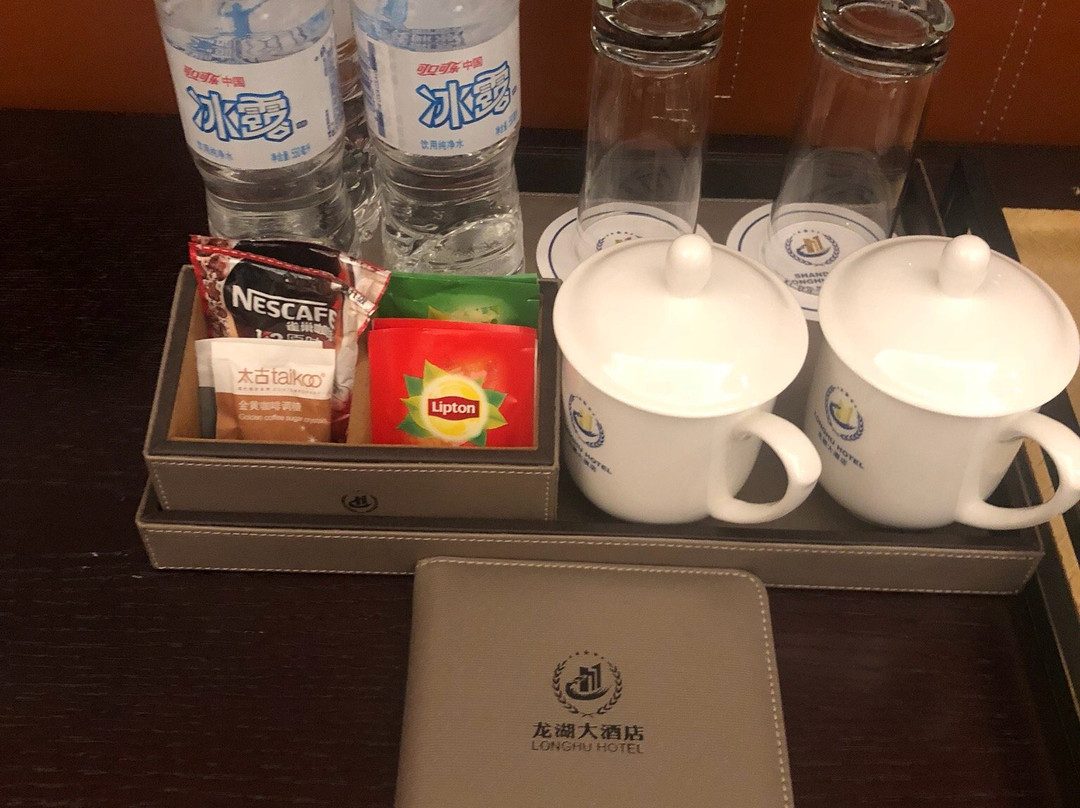 龙湖大酒店主图