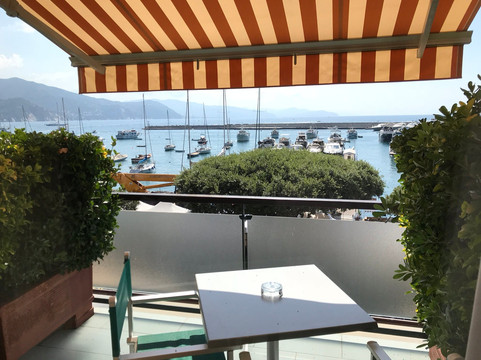 贝斯特韦斯特劳林酒店主图