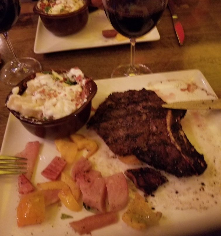 Houston Avenue Bar & Grill