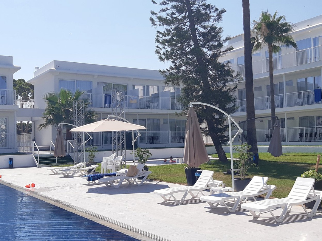 Lysithea Hotel Apartments主图