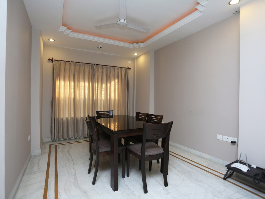 OYO 19855 B S Guest House主图