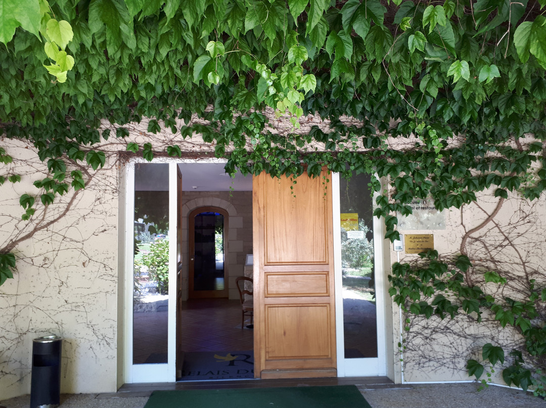 湖花园酒店主图