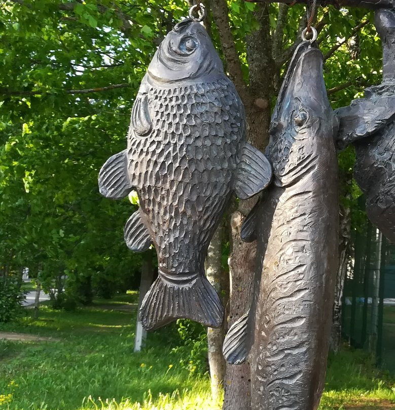 Fisherman Sculpture景点图片