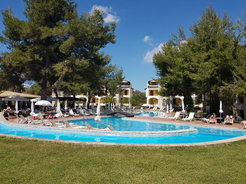 宙斯卡桑德拉泻湖主图