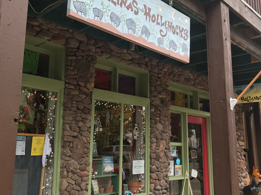 Javelinas and Hollyhocks-Fort Davis必去景点