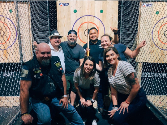 BATL | The Backyard Axe Throwing League-休斯顿必去景点