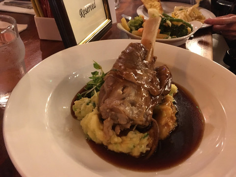 寺庙门酒店主图