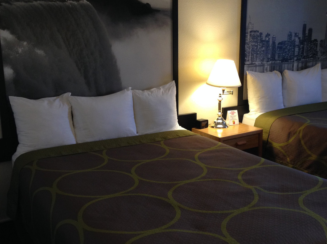 Super 8 by Wyndham Moose Jaw SK主图