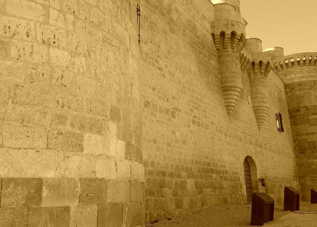 Castillo Fuentes De Valdepero-Fuentes de Valdepero必去景点