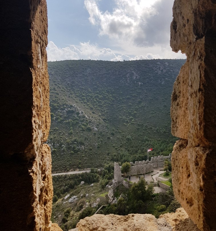 圣伊拉里城堡景点图片