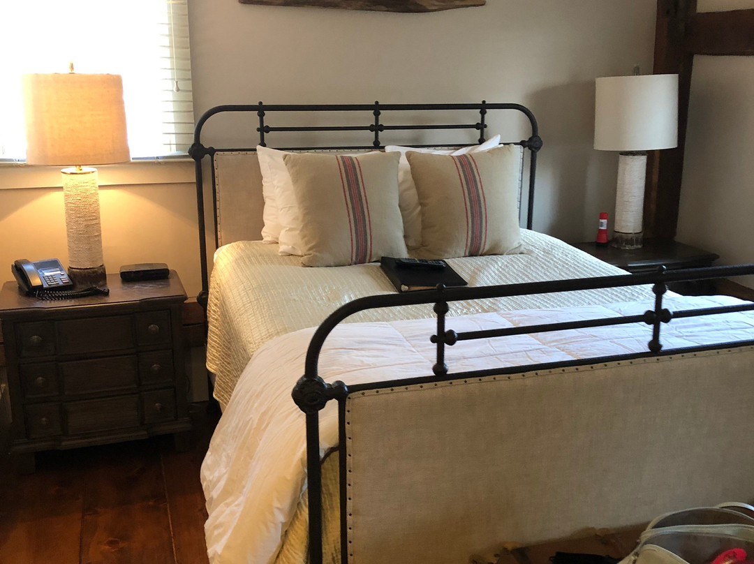 Three Chimneys Inn主图