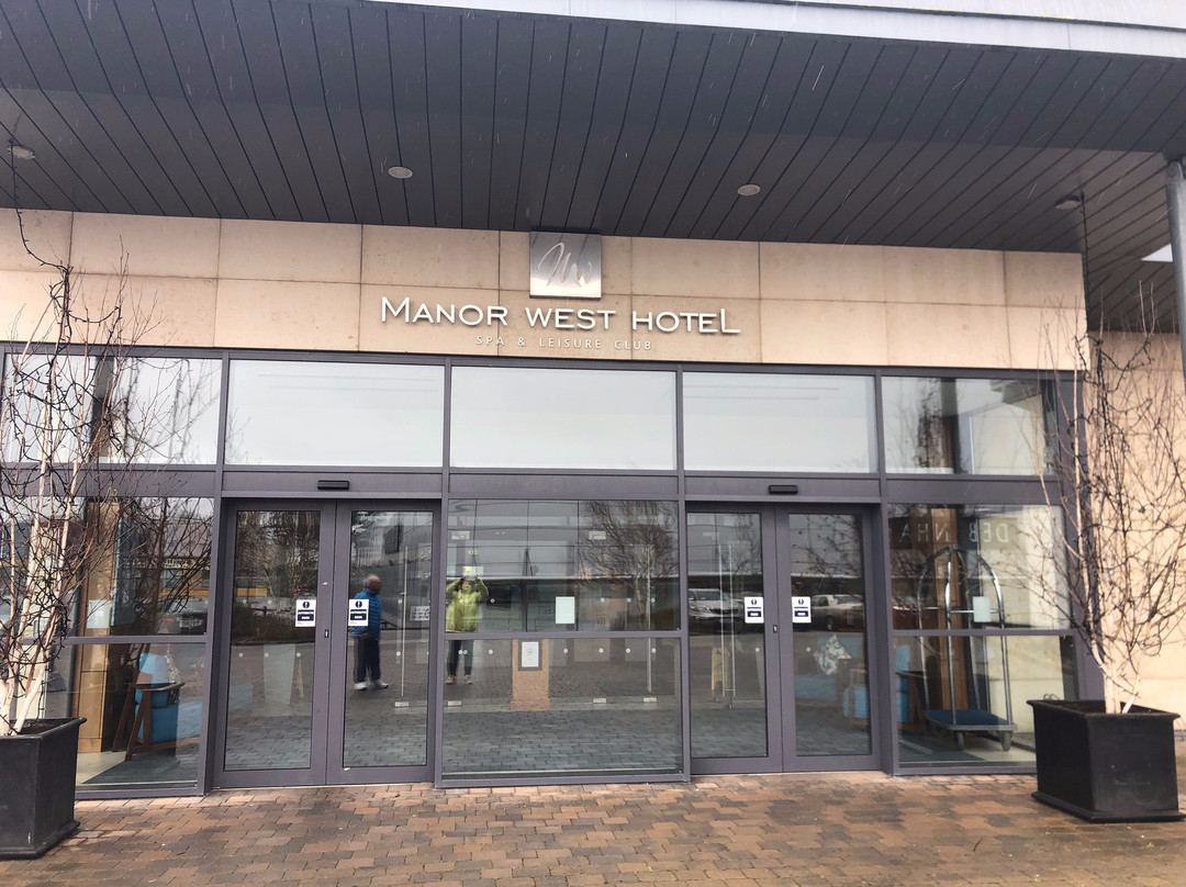 Manor West Hotel主图