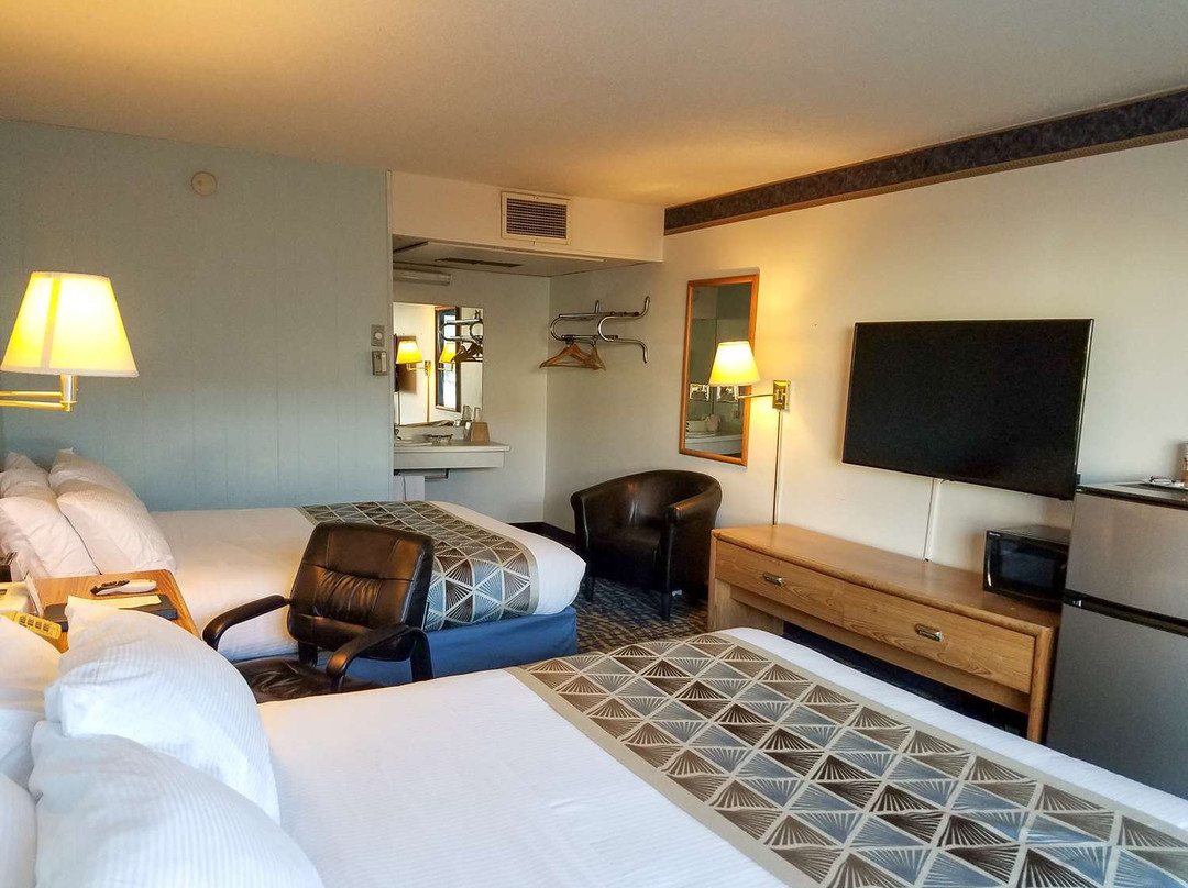 Hospitality Inn & Suites主图