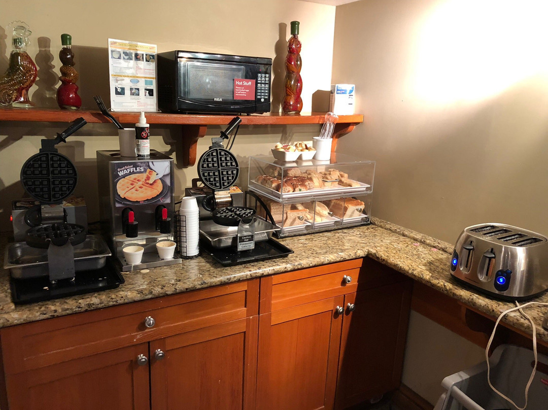 北温哥华套房康福特茵酒店主图