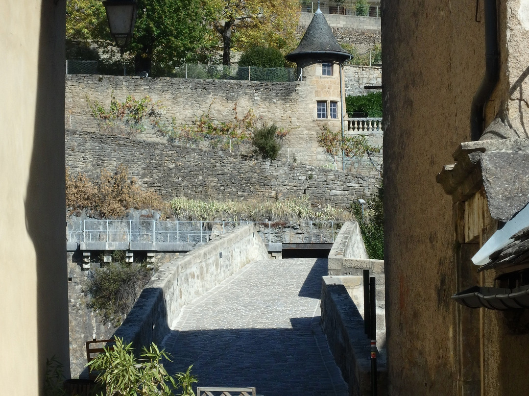 Pont Notre-Dame-芒德必去景点