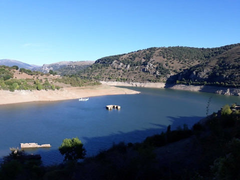 Embalse de Mansilla-Mansilla de la Sierra必去景点