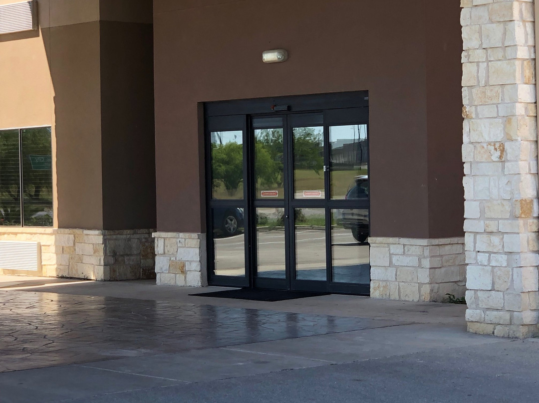 Karnes City Lodge主图