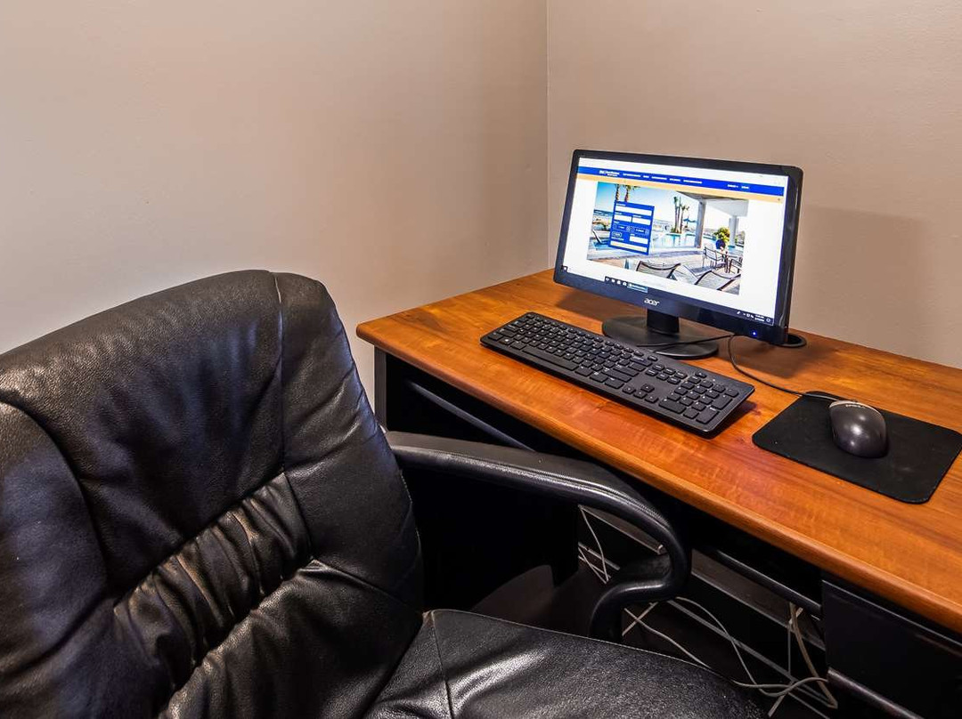 Best Western Commerce Inn主图