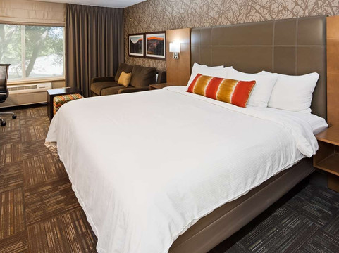 Best Western Plus CottonTree Inn主图