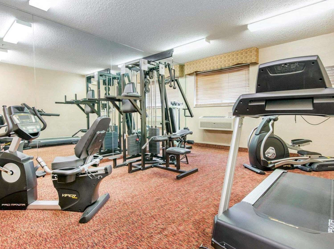 Comfort Inn Near Ouabache State Park主图