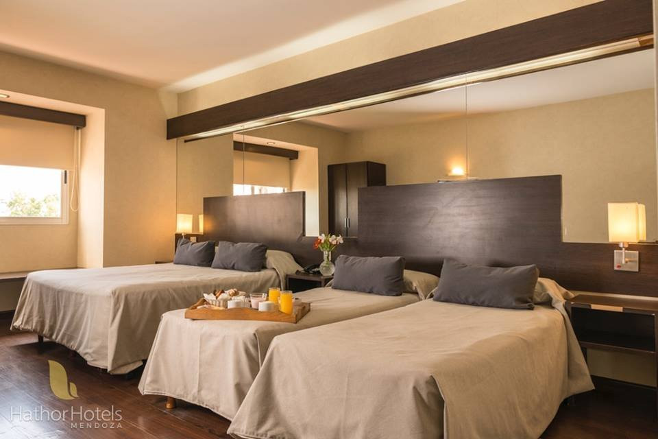 伯纳达酒店主图