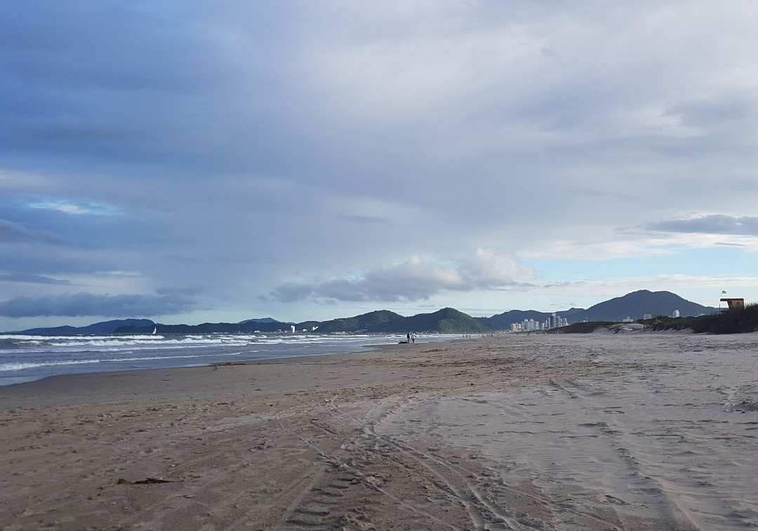 Meia-Praia Beach景点图片