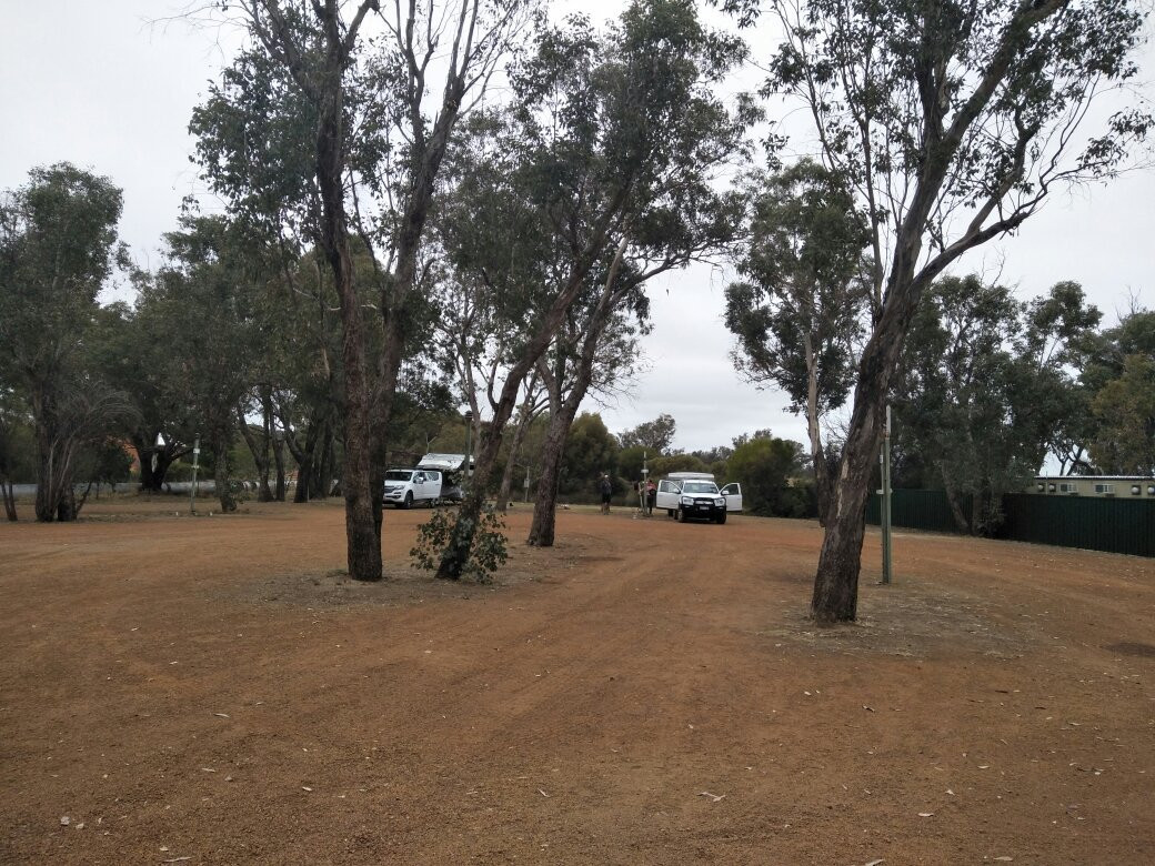 Williams Motel & Caravan Park