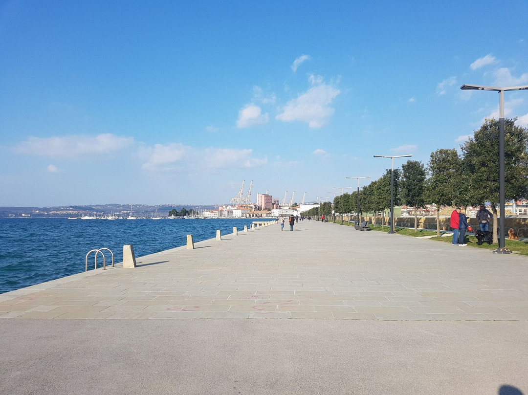 Koper City Beach景点图片