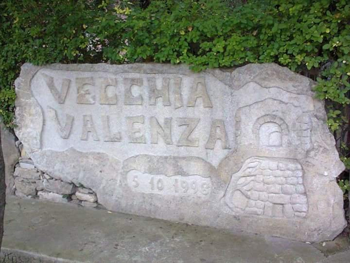 Laconi餐馆和美食-Bar Pizzeria Vecchia Valenza